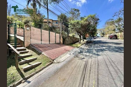 5_photo/94cf000957.821bca6a381fcd78-ATLAS-d739190f-96cf-4226-9ae4-2de58287c512.jpg de casa à venda com 3 quartos, 362m² em Palos Verdes, Carapicuíba