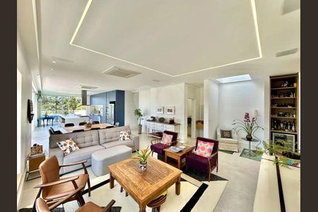 3_photo/94cf000993.fbcd7a2e7ac63d93-ATLAS-018b2517-81d8-4914-90fa-680de5a1ad4e.jpg de casa de condomínio à venda com 7 quartos, 275m² em Vila Santo Antônio, Cotia