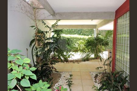 3_photo/94cf000993.fbcd7a2e7ac63d93-ATLAS-0aad6d76-d30b-46e7-9f6c-45ace5f4b504.jpg de casa de condomínio à venda com 3 quartos, 275m² em Vila Santo Antônio, Cotia