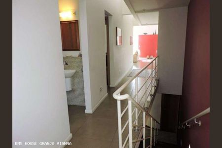 2_photo/94cf000993.fbcd7a2e7ac63d93-ATLAS-1daa6e5d-3b23-42df-a08f-0163086c1e7d.jpg de casa de condomínio à venda com 3 quartos, 275m² em Vila Santo Antônio, Cotia