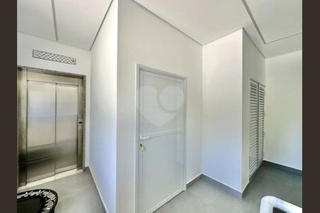 10_photo/94cf000993.fbcd7a2e7ac63d93-ATLAS-4cee813d-e7ea-4172-91fa-12a6031f666d.jpg de casa de condomínio à venda com 7 quartos, 275m² em Vila Santo Antônio, Cotia