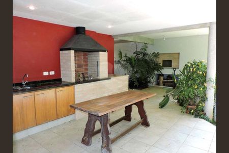 4_photo/94cf000993.fbcd7a2e7ac63d93-ATLAS-f1bed6e0-2af6-4617-a5a0-25fe9b7fb5d5.jpg de casa de condomínio à venda com 3 quartos, 275m² em Vila Santo Antônio, Cotia