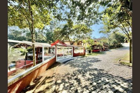 5_photo/94cf000a95.9b0e853e47463488-ATLAS-2ecb381f-ec80-433d-988e-8f92dbd97bd0.jpg de casa de condomínio à venda com 4 quartos, 1400m² em Vila Santo Antonio de Carapicuiba, Carapicuíba