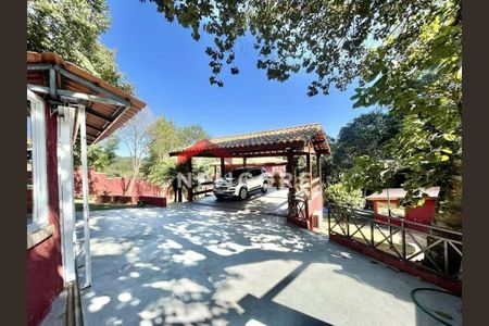 4_photo/94cf000a95.9b0e853e47463488-ATLAS-956e3b21-3aae-4d20-8309-e096d88d369c.jpg de casa de condomínio à venda com 4 quartos, 1400m² em Vila Santo Antonio de Carapicuiba, Carapicuíba