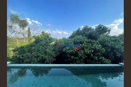 6_photo/94cf000ab5.40792d5e828b0cf7-ATLAS-032a8945-1825-451c-b921-4301fbfec3fb.jpg de casa à venda com 4 quartos, 436m² em Parque Silvino Pereira, Carapicuíba
