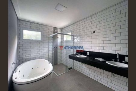 31_photo/94cf000ab5.40792d5e828b0cf7-ATLAS-cda8a532-7403-4ef9-a65d-e2165580b91e.jpg de casa à venda com 4 quartos, 436m² em Parque Silvino Pereira, Carapicuíba