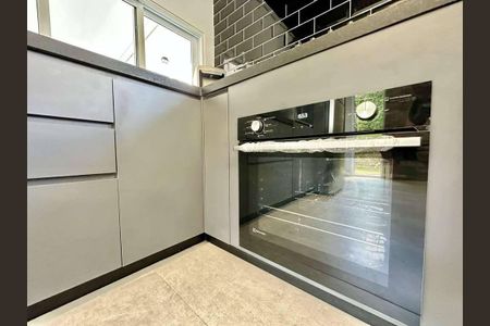 6_photo/94cf000ab5.ba97ac63d5ac1cb4-ATLAS-7933aa96-e4cf-4fa3-88ba-3e9817671c74.jpg de casa de condomínio à venda com 4 quartos, 435m² em Parque Silvino Pereira, Carapicuíba