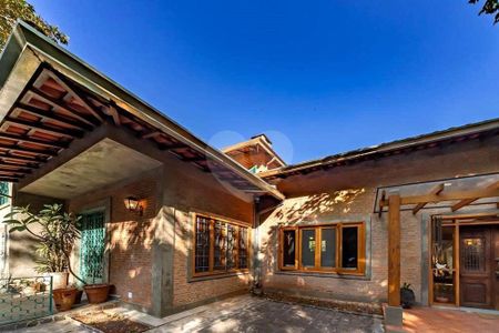 3_photo/94cf000b89.32a8019b0364636a-ATLAS-2eb3fe67-882e-4e5f-a9f1-771d161a3ca1.jpg de casa de condomínio à venda com 6 quartos, 821m² em Palos Verdes, Carapicuíba