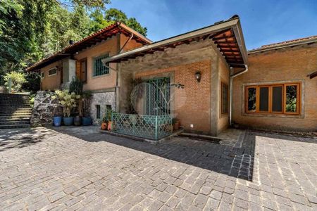 8_photo/94cf000b89.32a8019b0364636a-ATLAS-7b6c5c2e-a99b-426a-bcb4-669fb2e502cd.jpg de casa de condomínio à venda com 6 quartos, 821m² em Palos Verdes, Carapicuíba