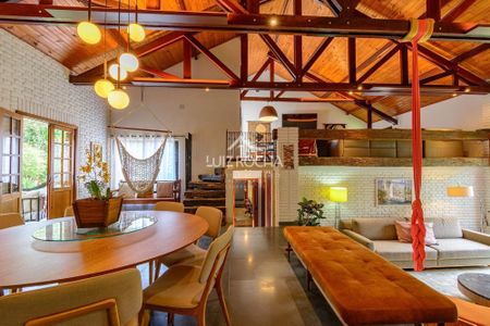 10_photo/94cf000ca5.ceff8192393c33de-ATLAS-38aed6cd-06e0-4a0f-a25b-feab0004e2dc.jpg de casa de condomínio à venda com 4 quartos, 390m² em Chácara São João, Carapicuíba