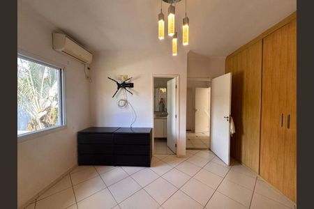 5_photo/94cf000e03.5cacb5cd1a05b02e-ATLAS-2ab8b9cf-daec-499a-bf4d-800d9338ae5d.jpg de casa de condomínio à venda com 3 quartos, 250m² em Palos Verdes, Carapicuíba