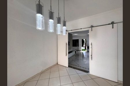 7_photo/94cf000e03.5cacb5cd1a05b02e-ATLAS-32ab8e19-5b99-4079-aa2f-29fc751c0f51.jpg de casa de condomínio à venda com 3 quartos, 250m² em Palos Verdes, Carapicuíba