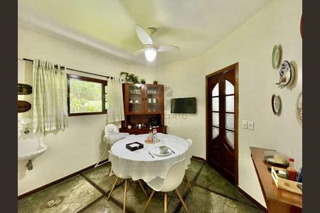 46_photo/94cf000e33.d55b36f64ebf45c1-ATLAS-d61722c3-d094-48c2-baf8-28c46cc5387d.jpg de casa à venda com 4 quartos, 428m² em Chácara de La Rocca, Carapicuíba