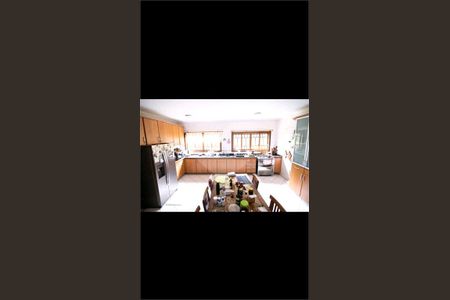 11_photo/94cf000e5f.a15f321e408d66f6-ATLAS-cc55117a-8a49-4e31-aab0-41ea21bb761a.jpg de casa à venda com 5 quartos, 630m² em Palos Verdes, Carapicuíba