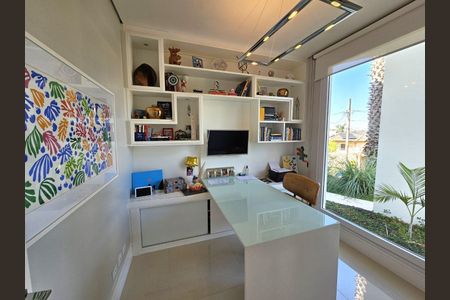 14_photo/94cf000e89.491a58713d1e5de3-ATLAS-a1be9216-fe59-4e4b-b208-09dd46d312c7.jpg de casa de condomínio à venda com 4 quartos, 535m² em Palos Verdes, Carapicuíba