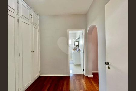 12_photo/94cf000ed3.f6ee4f8dca2fb9c7-ATLAS-493fef8d-1375-4975-9698-bfdad5ffb6ed.jpg de casa de condomínio à venda com 4 quartos, 1290m² em Palos Verdes, Carapicuíba