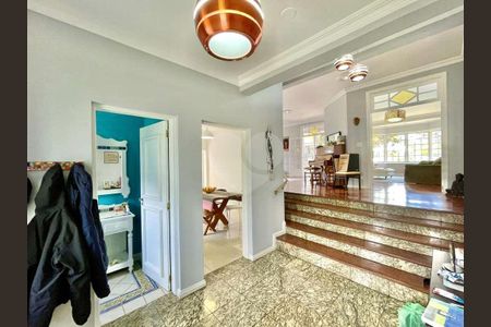 5_photo/94cf000ed3.f6ee4f8dca2fb9c7-ATLAS-d828ad98-ed29-4ccd-8f57-281a63028af9.jpg de casa de condomínio à venda com 4 quartos, 1290m² em Palos Verdes, Carapicuíba