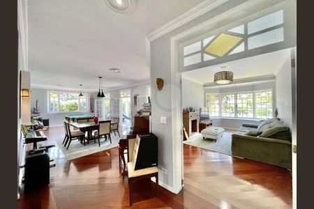 12_photo/94cf000ed3.f6ee4f8dca2fb9c7-ATLAS-e4c7fd8e-9ec3-4ca5-8d0d-4474f463f5fe.jpg de casa de condomínio à venda com 4 quartos, 1290m² em Palos Verdes, Carapicuíba