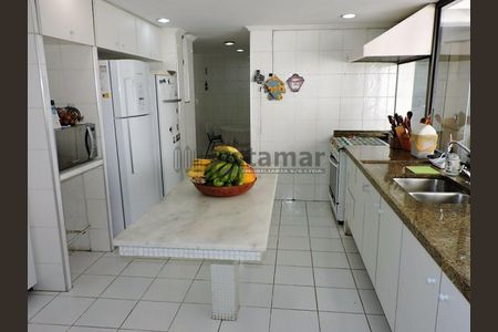8_photo/94cf000fcb.98319c766f537efd-ATLAS-ef404aa4-58b2-4ba7-8efb-5e908595f1e2.jpg de casa à venda com 5 quartos, 804m² em Palos Verdes, Carapicuíba