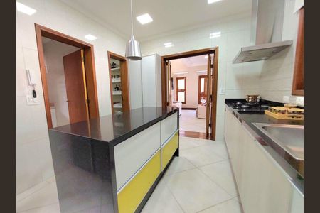 23_photo/94cf0016f3.51e9d72e285c0521-ATLAS-4e7e9192-f0ec-4395-b877-434ff90bdea2.jpg de casa para alugar com 4 quartos, 308m² em Pousada dos Bandeirantes, Carapicuíba