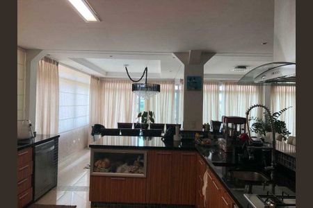 3_photo/94cf00263f.1aa5b8f538f3adaf-ATLAS-b30e23c0-add0-478d-bc36-bd05336ae7b7.jpg de casa de condomínio à venda com 4 quartos, 490m² em Vila Veloso, Carapicuíba