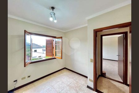 9_photo/94cf0029e1.2832257cbb3df2c4-ATLAS-0c985ff7-68a7-4a99-9bd9-73ad7fcfb75b.jpg de casa de condomínio à venda com 4 quartos, 356m² em Jardim Rosa Maria, Carapicuíba