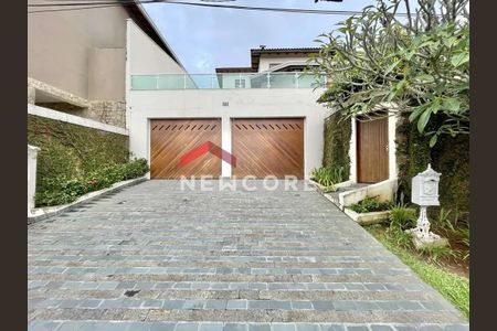 12_photo/94cf0029e1.2832257cbb3df2c4-ATLAS-2f9cbc0b-3ba8-4f05-9211-e9968fcb9c37.jpg de casa de condomínio à venda com 4 quartos, 356m² em Jardim Rosa Maria, Carapicuíba