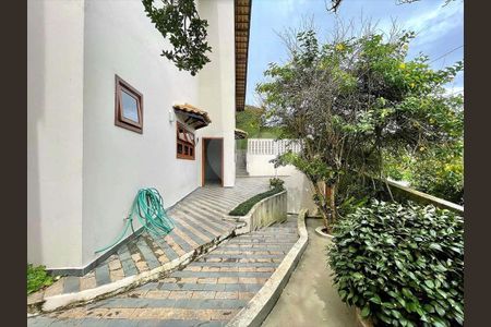 9_photo/94cf0029e1.2832257cbb3df2c4-ATLAS-37b2b5ed-0de3-47dc-8fa7-65fa920e53c3.jpg de casa de condomínio à venda com 4 quartos, 356m² em Jardim Rosa Maria, Carapicuíba