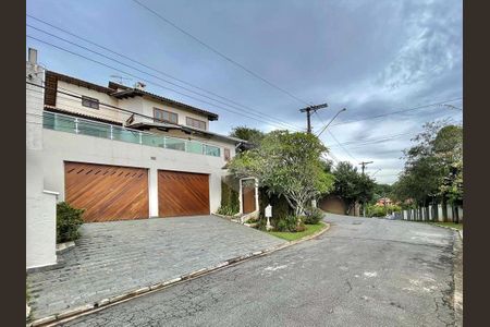 12_photo/94cf0029e1.2832257cbb3df2c4-ATLAS-dad865d0-7b28-4db0-bb31-2af667b83e09.jpg de casa de condomínio à venda com 4 quartos, 356m² em Jardim Rosa Maria, Carapicuíba