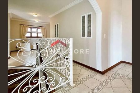 31_photo/94cf0029e1.2832257cbb3df2c4-ATLAS-e0f2cb59-63a3-49c2-a94c-18bfa4e7b1af.jpg de casa de condomínio à venda com 4 quartos, 356m² em Jardim Rosa Maria, Carapicuíba