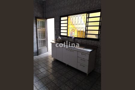 8_photo/94cf002fd3.ceff8192393c33de-ATLAS-885ca8c2-82e2-456e-94ee-b260bc1b4152.jpg de casa à venda com 4 quartos, 167m² em Vila Silviania, Carapicuíba