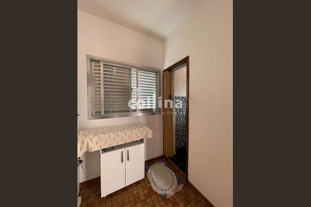 2_photo/94cf003193.ceff8192393c33de-ATLAS-3053495d-cbbd-4e9f-9b52-8daccfb6b5dc.jpg de casa à venda com 5 quartos, 202m² em Vila Silviania, Carapicuíba