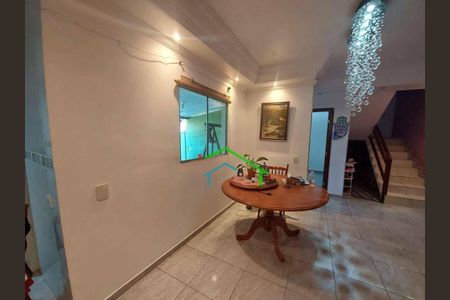 2_photo/94cf0031fd.4f5ed0f0140bae26-ATLAS-0212788c-d0b3-476f-a2bd-a3cf6d9e507f.jpg de casa à venda com 6 quartos, 322m² em Vila Silviania, Carapicuíba