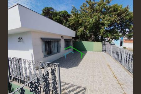 1_photo/94cf0031fd.4f5ed0f0140bae26-ATLAS-02a3b516-e92d-4284-a508-0d70de255bb4.jpg de casa à venda com 6 quartos, 322m² em Vila Silviania, Carapicuíba