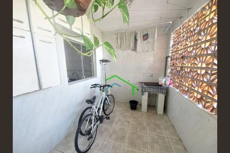 12_photo/94cf0031fd.4f5ed0f0140bae26-ATLAS-38452c61-e2b8-4603-9877-7b8ca5ce8d46.jpg de casa à venda com 6 quartos, 322m² em Vila Silviania, Carapicuíba