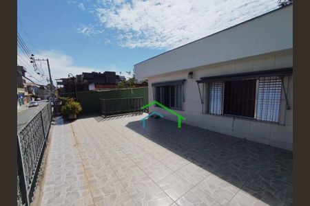 6_photo/94cf0031fd.4f5ed0f0140bae26-ATLAS-cd5356ab-fb6e-40a8-bf8e-96ccea8ccb49.jpg de casa à venda com 6 quartos, 322m² em Vila Silviania, Carapicuíba