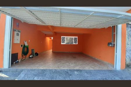 4_photo/94cf00325d.44a6e81764e59cba-ATLAS-614c3cf2-ad84-4fe0-a79d-672554b8183b.jpg de casa à venda com 3 quartos, 98m² em Vila Silviania, Carapicuíba
