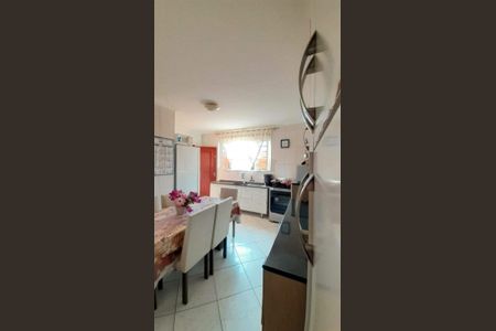 21_photo/94cf00325d.44a6e81764e59cba-ATLAS-890cbda1-3c0d-41ba-8ec0-cce8a73a337e.jpg de casa à venda com 3 quartos, 98m² em Vila Silviania, Carapicuíba
