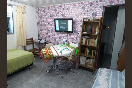4_photo/94cf0032d7.c696d6dfecea6f1c-ATLAS-6419ee9a-f2ab-4bb0-aa77-c6640ee70eec.jpg de casa à venda com 1 quarto, 125m² em Vila Silviania, Carapicuíba