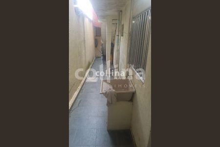 3_photo/94cf00369f.ceff8192393c33de-ATLAS-bcd2d2fa-cf90-406e-acd2-283459782ec2.jpg de casa à venda com 3 quartos, 52m² em Vila Capriotti, Carapicuíba