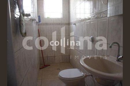 4_photo/94cf0036cf.ceff8192393c33de-ATLAS-4981ae81-e559-4042-8c00-b636dc33a29b.jpg de casa à venda com 1 quarto, 75m² em Vila Silviania, Carapicuíba