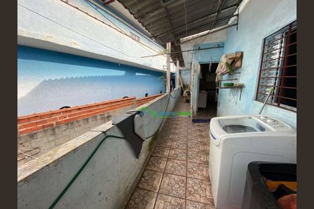 9_photo/94cf003a7f.eb4747a7722cd593-ATLAS-43a832cc-54c3-476d-9603-4b60cd4579a7.jpg de casa à venda com 5 quartos, 90m² em Jardim Planalto, Carapicuíba