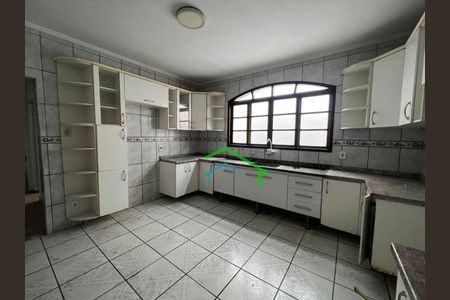 5_photo/94cf003b67.31f8faead97f4406-ATLAS-c08020d0-4be9-4fb2-a598-1ec6f660a43e.jpg de casa para alugar com 3 quartos, 200m² em Jardim Yaya, Carapicuíba