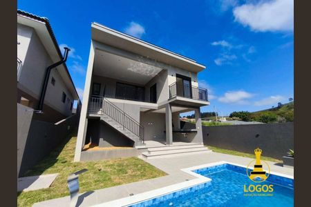 12_photo/94cf003bef.4f48e483d4bcdc3b-ATLAS-58cca477-4ffd-46c8-b6b5-17544be3c86c.jpg de casa à venda com 3 quartos, 193m² em Jardim Planalto, Carapicuíba