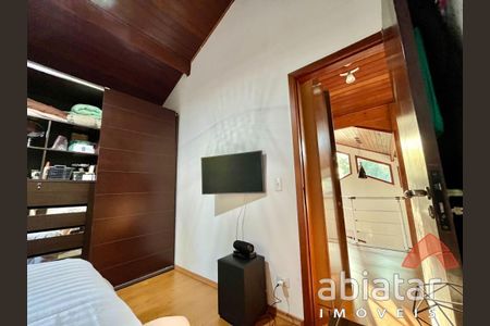 4_photo/94cf00505f.05acccb2dbb53537-ATLAS-1a9b95ff-a850-4101-845d-e2d9845dfc63.jpg de casa de condomínio à venda com 4 quartos, 260m² em Chacara Santa Lucia, Carapicuíba