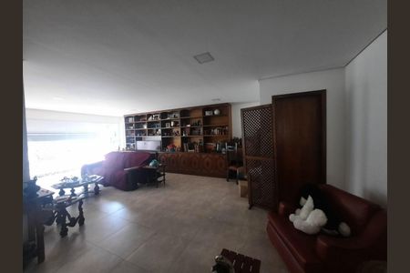 4_photo/94cf005087.b7a28b76476596d7-ATLAS-354985e8-dcfd-4346-86e2-7c6a9022871a.jpg de casa de condomínio à venda com 3 quartos, 600m² em Chacara Santa Lucia, Carapicuíba