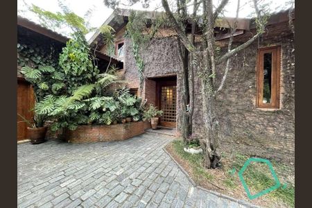 9_photo/94cf0050c5.76ccbfd2bfad863d-ATLAS-34ac2bde-22a4-4b12-b685-0bb6b4bd696f.jpg de casa à venda com 4 quartos, 970m² em Chácara Vale do Rio Cotia, Carapicuíba