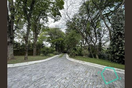 10_photo/94cf0050c5.76ccbfd2bfad863d-ATLAS-378e5d99-b5f7-43f7-a880-bc3a5688fcfa.jpg de casa à venda com 4 quartos, 970m² em Chácara Vale do Rio Cotia, Carapicuíba