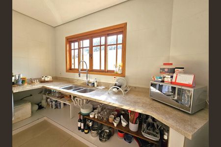 1_photo/94cf0050cb.df2406aa61ba3211-ATLAS-08f56985-6f38-4a62-bdf9-37964fe7c552.jpg de casa de condomínio à venda com 3 quartos, 400m² em Chácara Vale do Rio Cotia, Carapicuíba