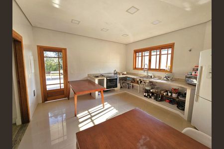 4_photo/94cf0050cb.df2406aa61ba3211-ATLAS-217be41e-8861-4736-872c-851af39e8758.jpg de casa de condomínio à venda com 3 quartos, 400m² em Chácara Vale do Rio Cotia, Carapicuíba